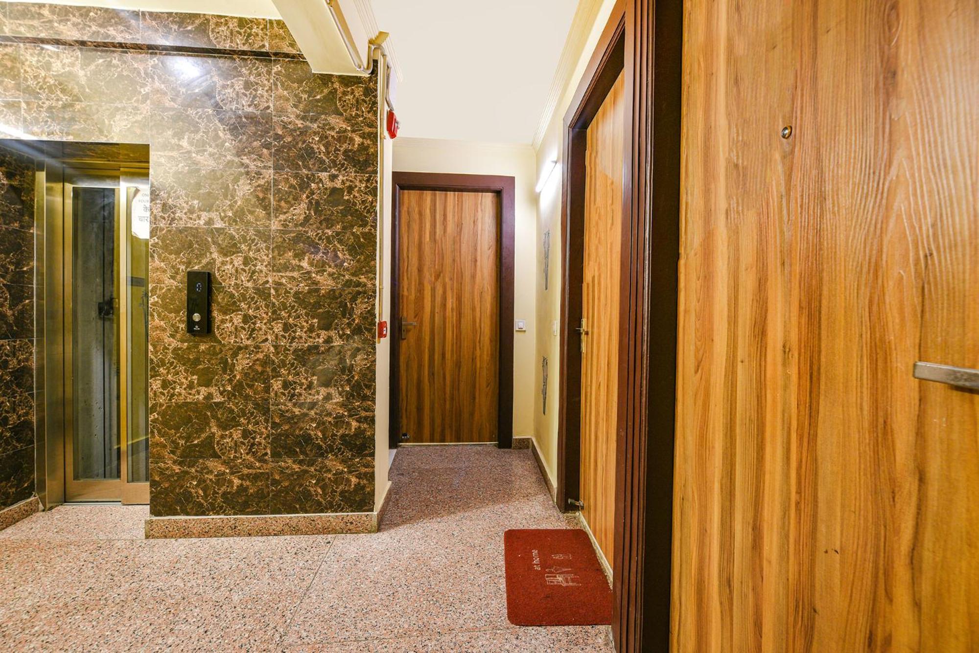 Fabhotel Ishtara Auberge New Delhi Luaran gambar